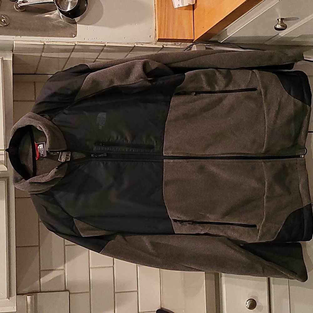 Nwt. Men's The North Face lightweight jacket